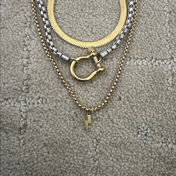 THE HERRADURA & THE SNAKE LAYERED NECKLACE SET - Picture 3 of 5